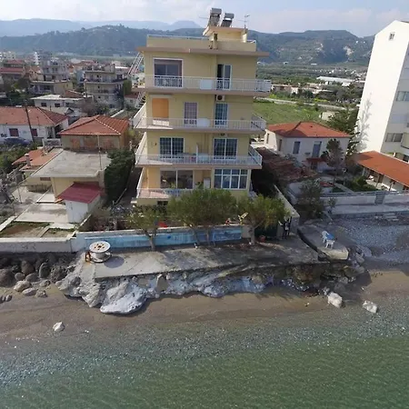 Beachfront Holiday home *